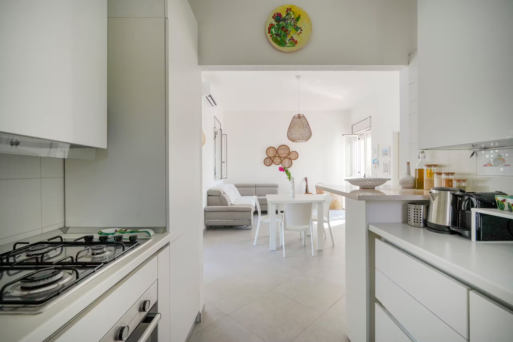 Kitchen & Dining