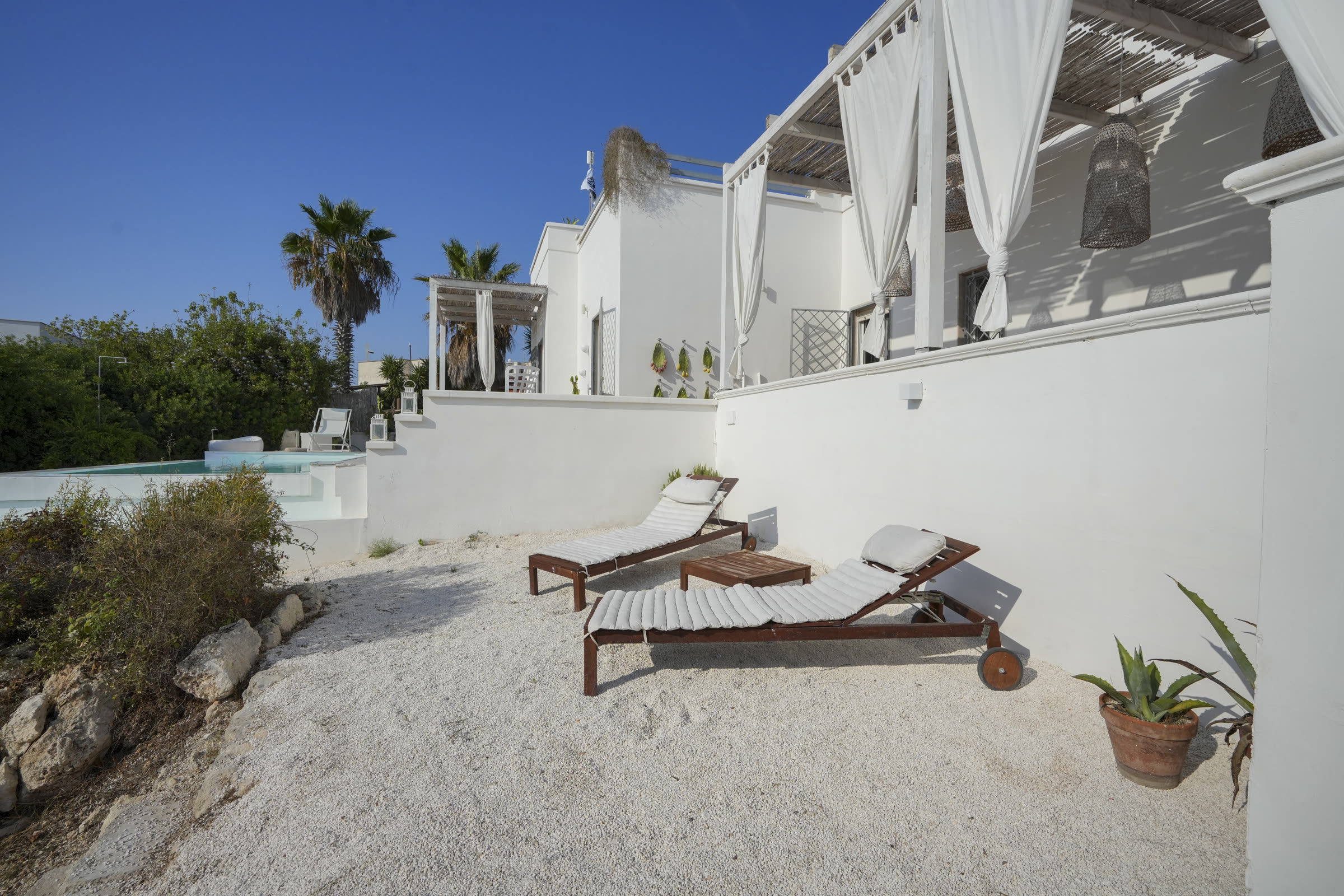 Sun Lounges